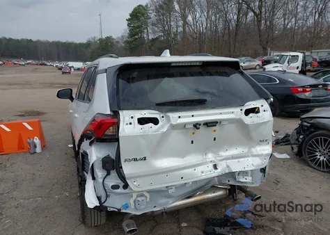 2024 Toyota Rav4 Hybrid Xle Premium z USA, uszkodzony, nr VIN JTMB6RFV7RJ045443